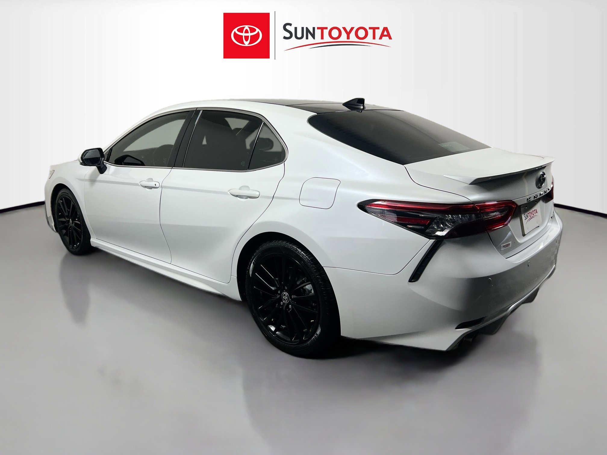 Used 2023 Toyota Camry XSE image 6