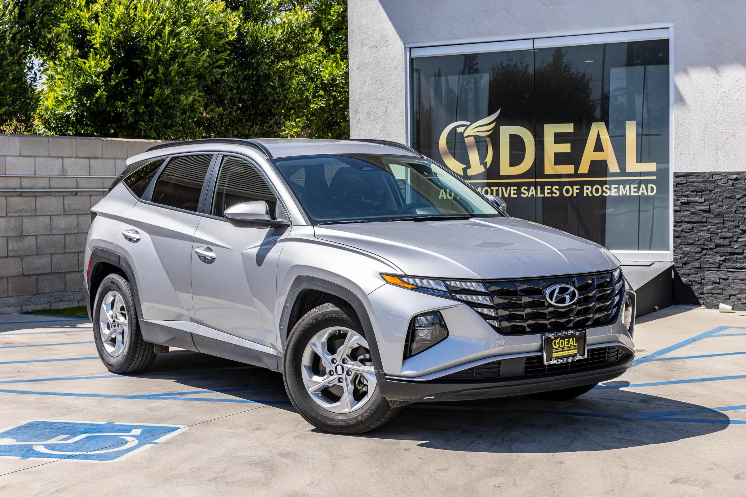 Used 2024 Hyundai Tucson SEL FWD image 2