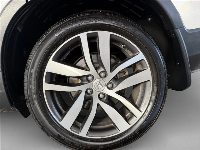 Used 2017 Honda Pilot Touring image 24