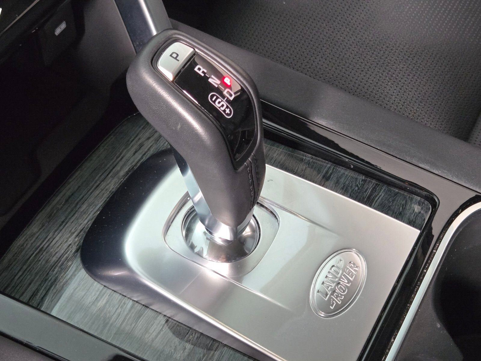 Used 2023 Land Rover Discovery Sport SE AWD/4WD image 30
