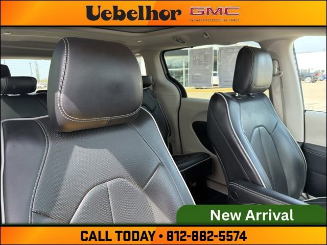Used 2024 Chrysler Pacifica Limited image 4