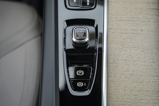 New 2026 Volvo XC60 B5 Plus w/ Protection Package Premier AWD/4WD image 27