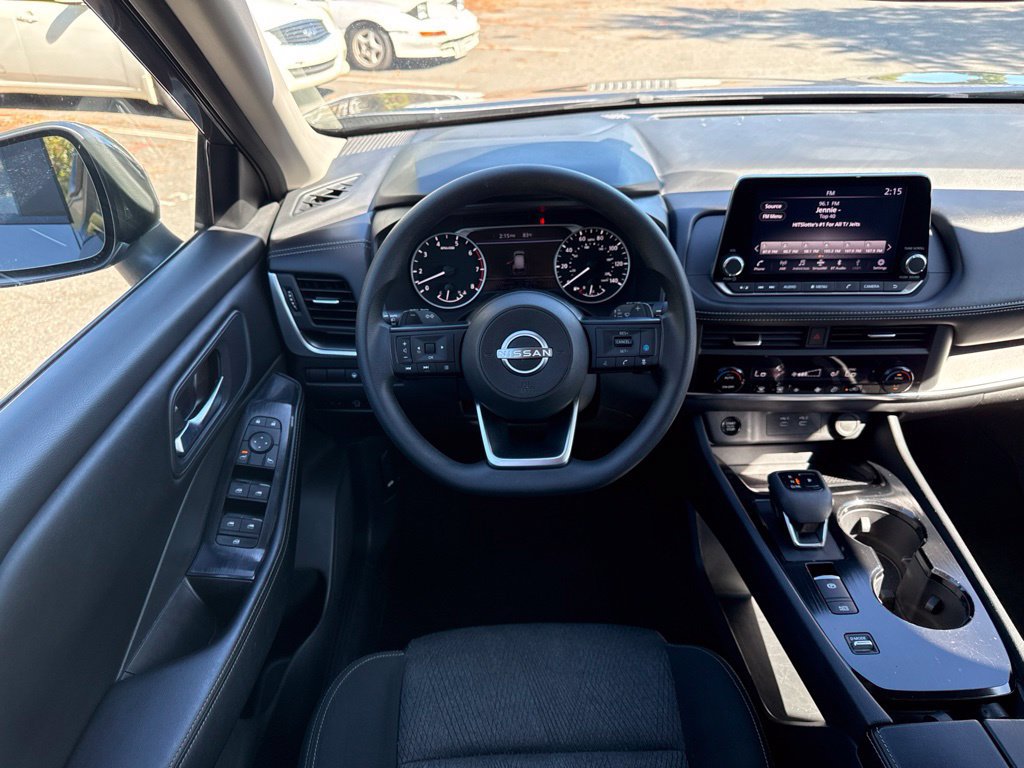 Certified 2024 Nissan Rogue SV FWD image 33