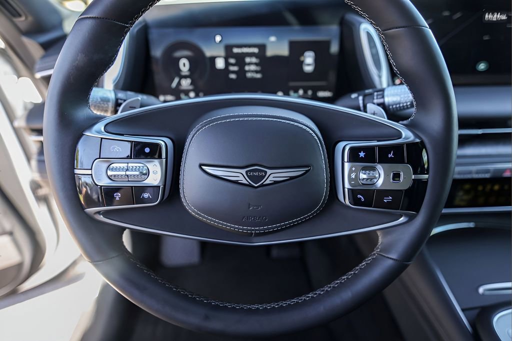 Used 2025 Genesis G90 3.5T image 13