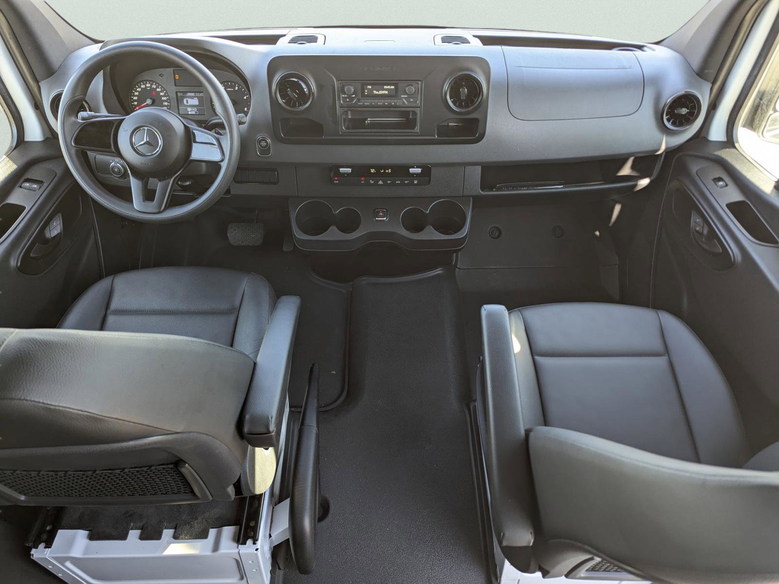 Used 2019 Mercedes-Benz Sprinter 2500 image 14