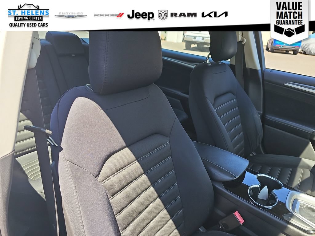 Used 2014 Ford Fusion SE FWD image 22