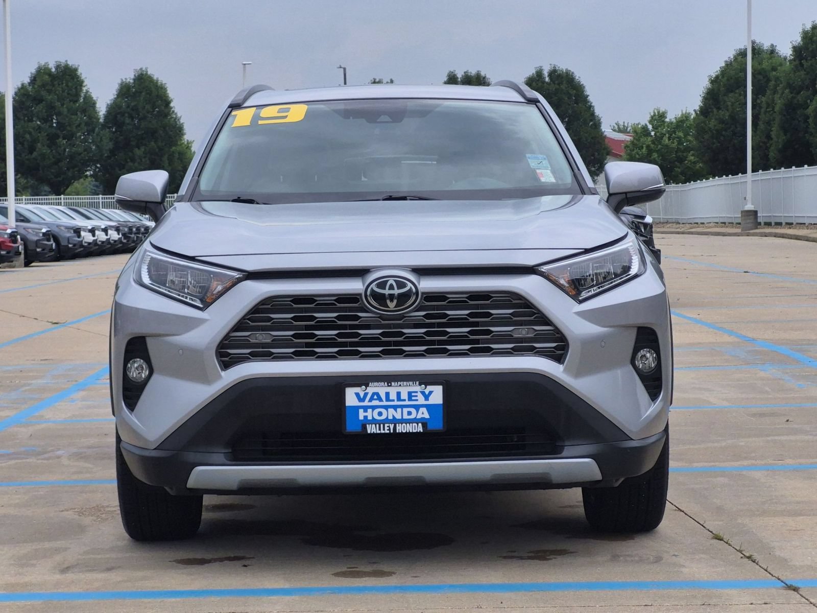 Used 2019 Toyota RAV4 Limited w/ Cold Weather Package AWD/4WD image 3