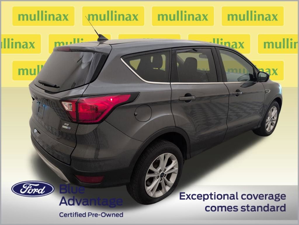 Used 2019 Ford Escape SE image 3