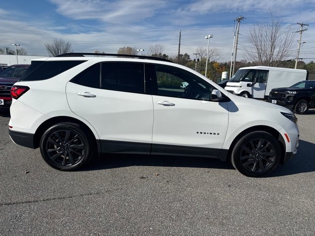 Used 2022 Chevrolet Equinox RS w/ LPO, Floor Liner Package image 7
