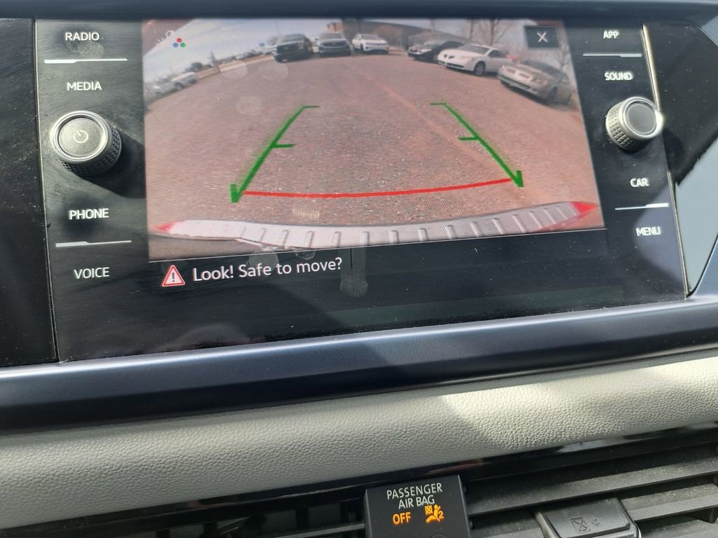 Used 2022 Volkswagen Taos SE image 11