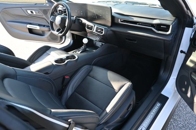 Used 2025 Ford Mustang GT Premium image 12