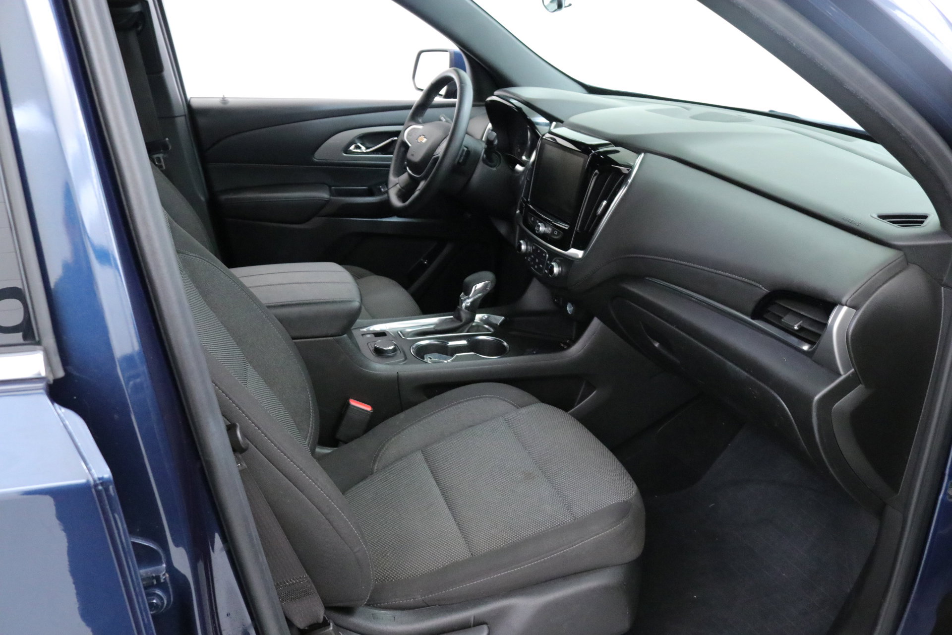 Used 2023 Chevrolet Traverse LT image 28