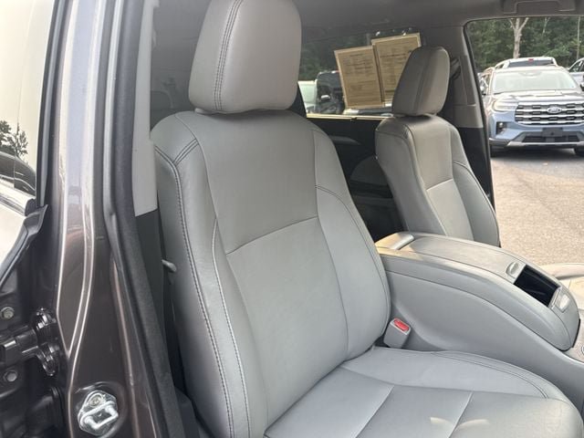 Used 2016 Toyota Highlander XLE w/ Protection Package #3 AWD/4WD image 24