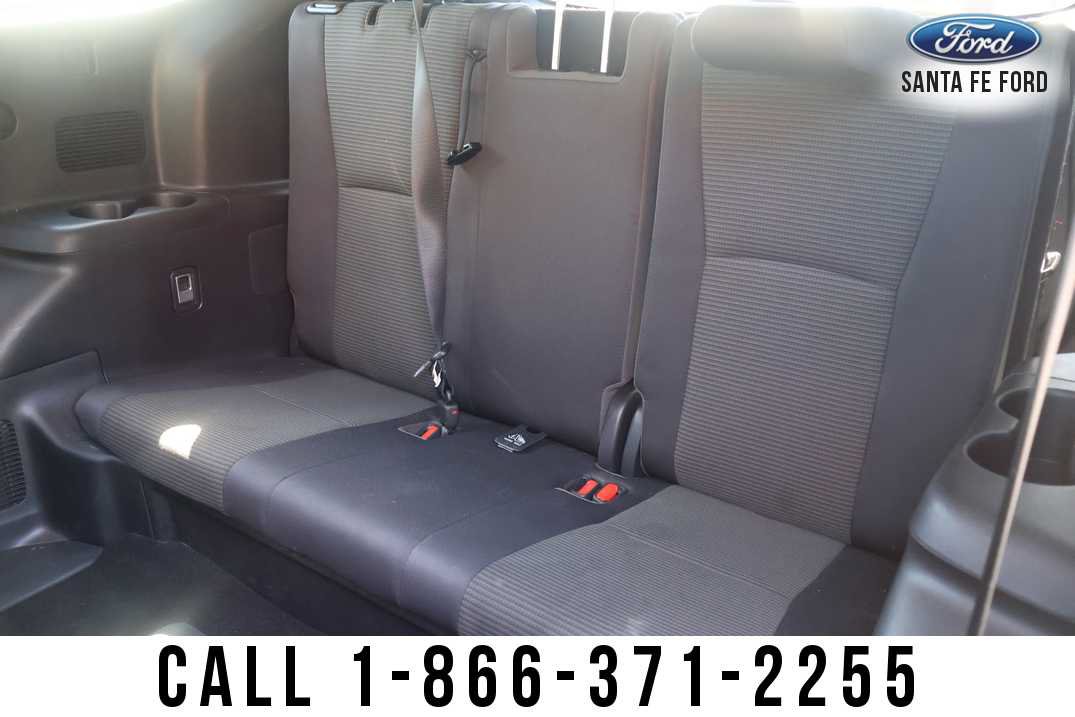 Used 2023 Toyota Highlander LE AWD/4WD image 26