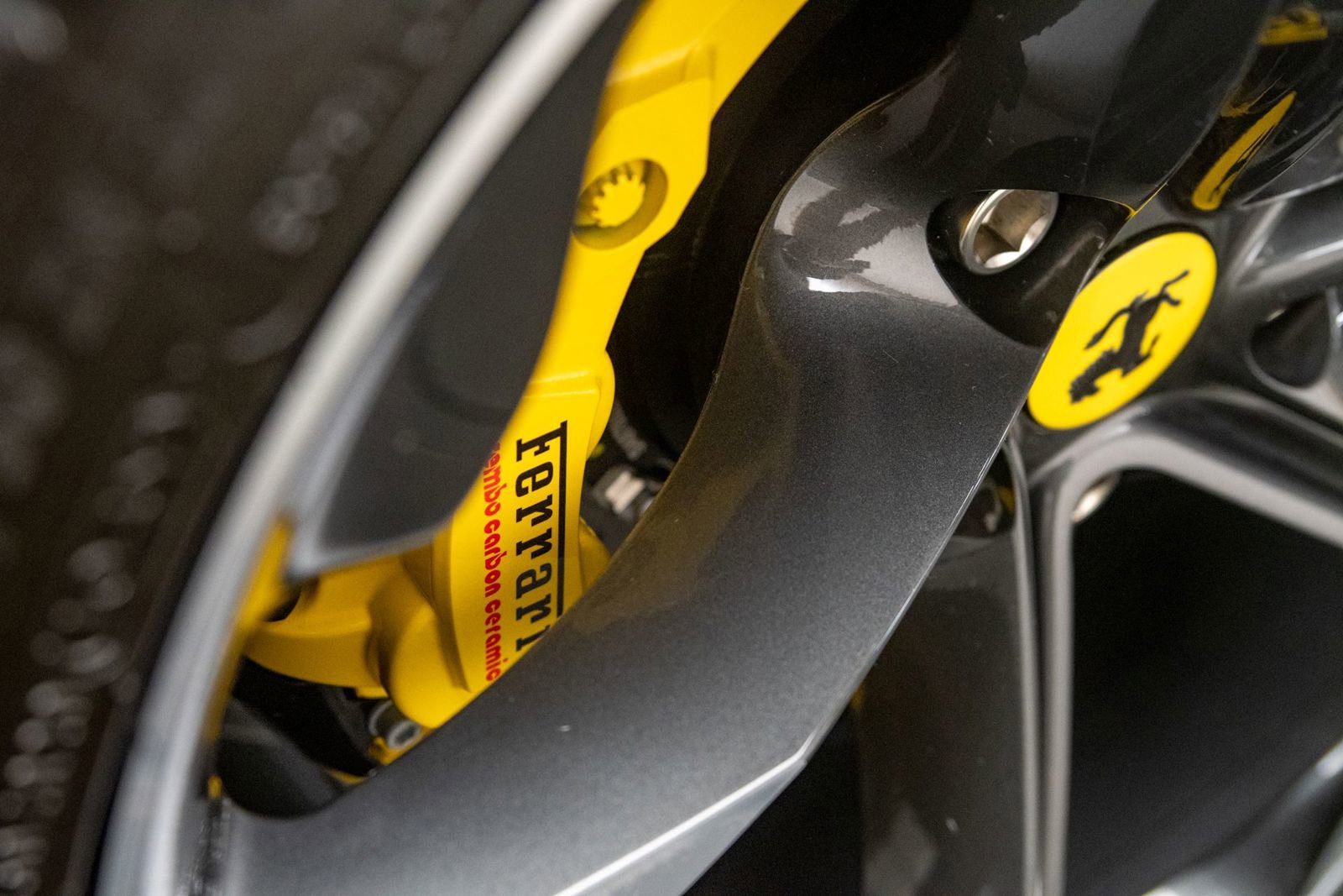 Used 2025 Ferrari SF90 Spider image 19