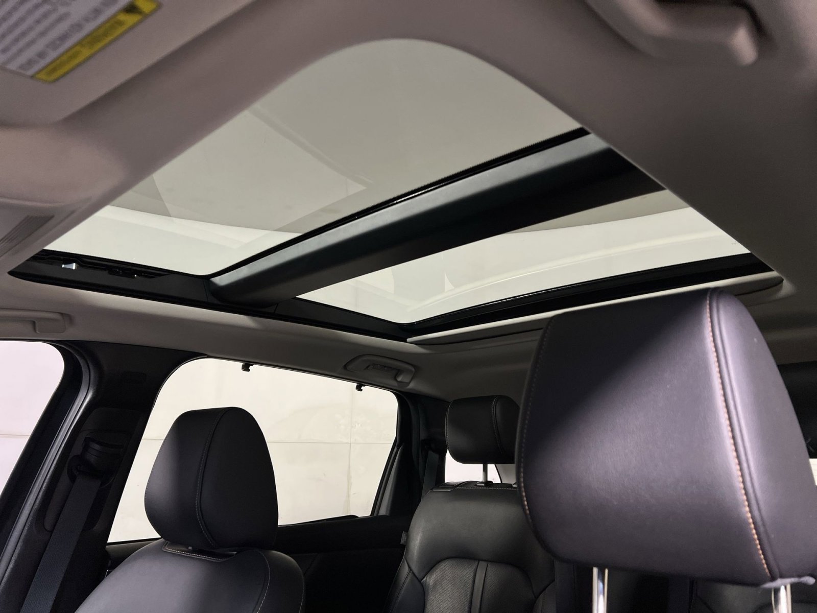 Used 2024 MAZDA CX-90 Plug-In Hybrid w/ Premium Pkg image 24