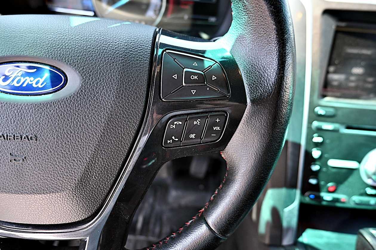 Used 2016 Ford Explorer Sport AWD/4WD image 27