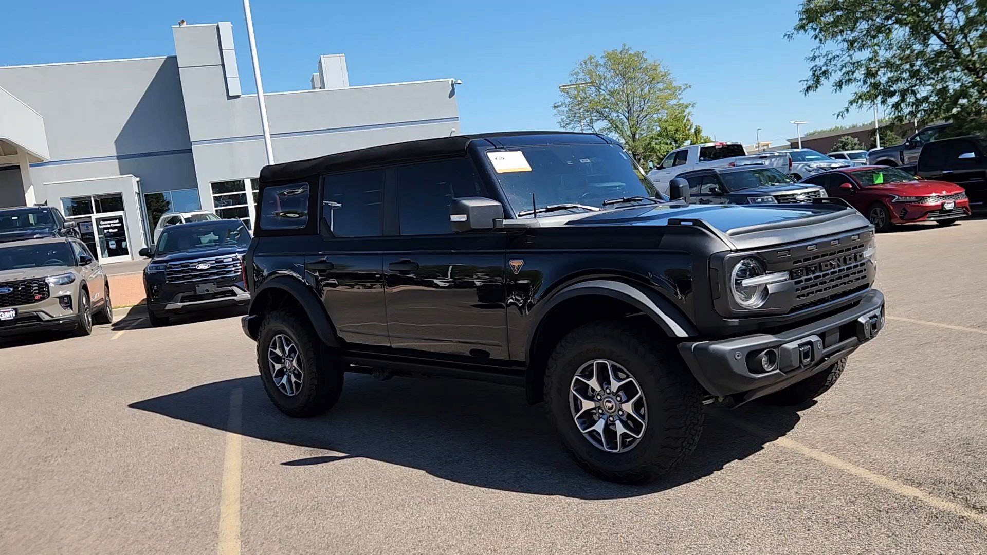Used 2023 Ford Bronco Badlands AWD/4WD image 8
