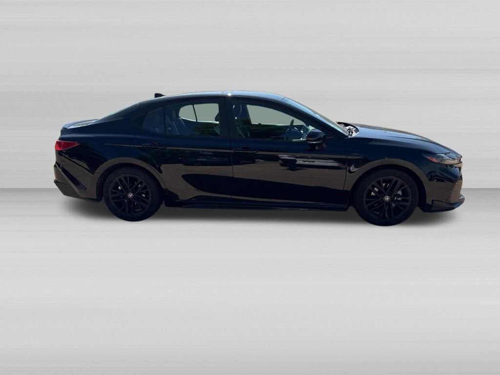 Used 2025 Toyota Camry SE FWD image 3
