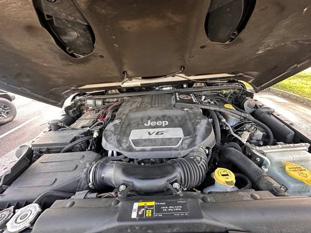 Used 2017 Jeep Wrangler Unlimited Rubicon AWD/4WD image 14