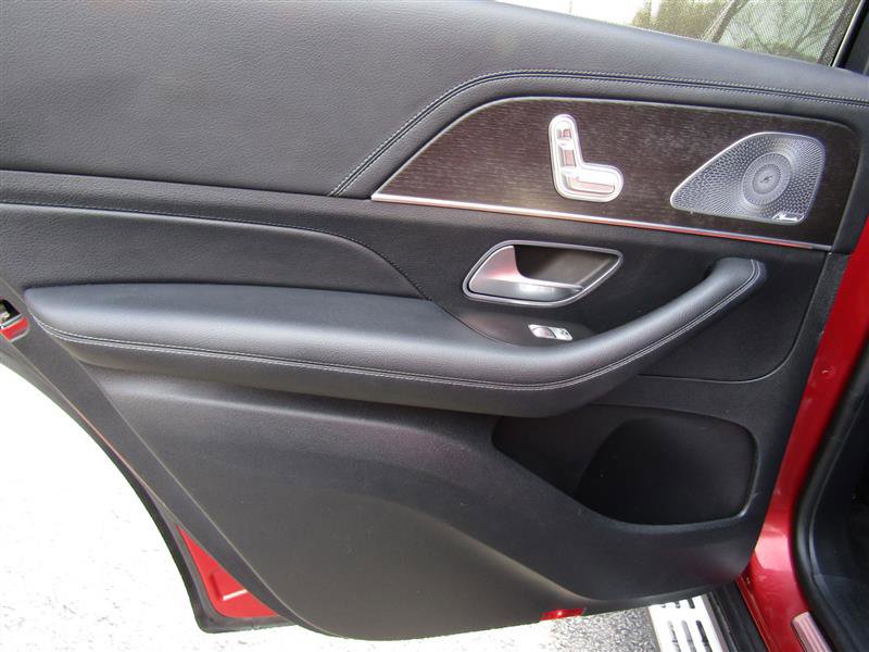 Used 2021 Mercedes-Benz GLS 450 4MATIC image 32