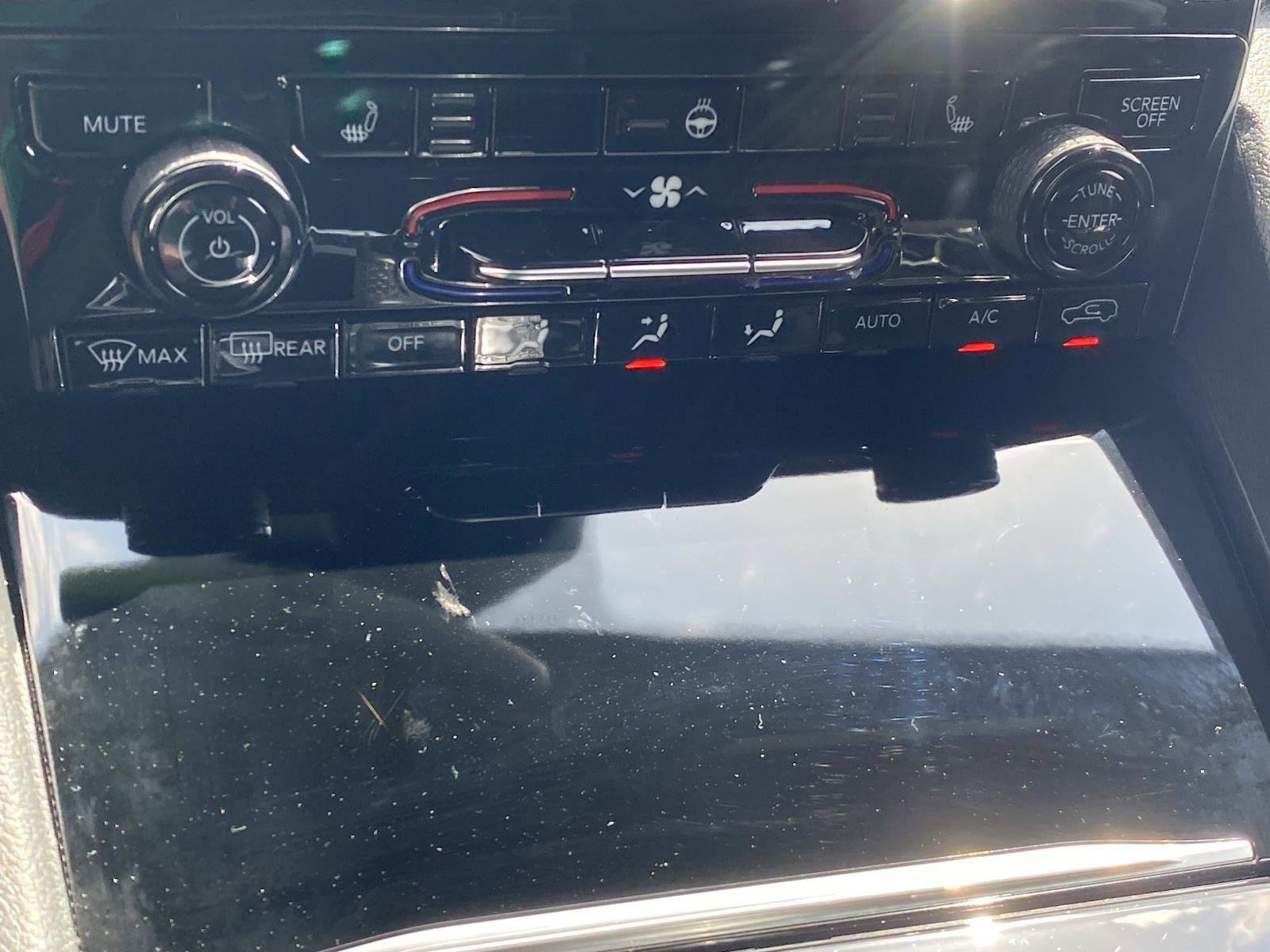 Certified 2024 Jeep Grand Cherokee Laredo X w/ Luxury Tech Group I image 31