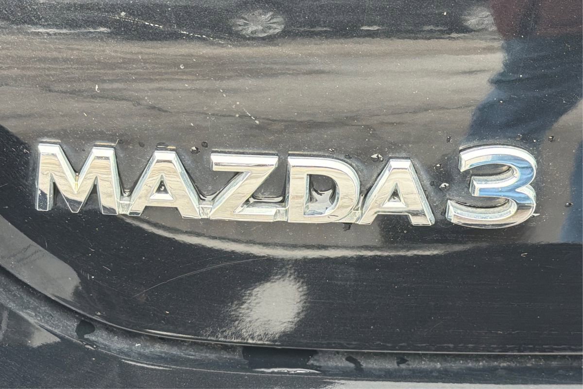 Used 2021 MAZDA MAZDA3 s image 23