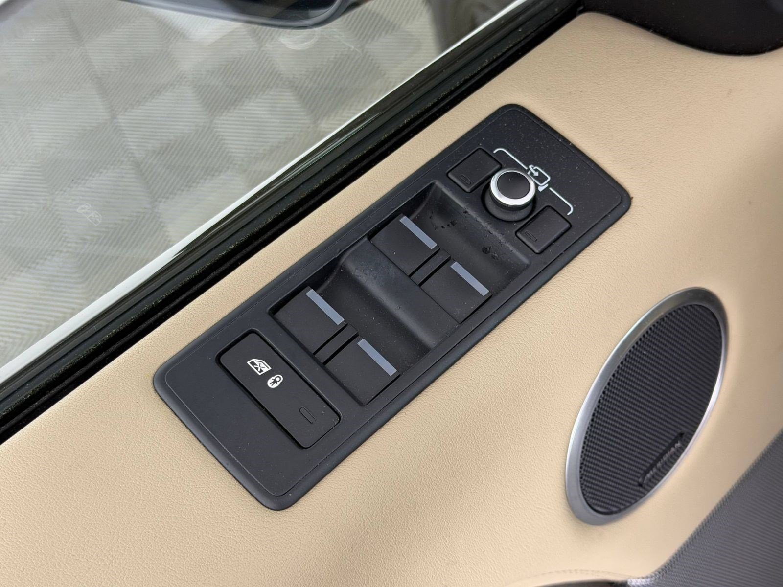 Used 2016 Land Rover Range Rover Sport SE AWD/4WD image 13