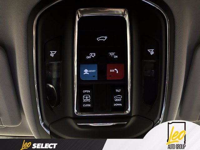 Used 2023 Jeep Grand Cherokee L Laredo w/ Luxury Tech Group I AWD/4WD image 17