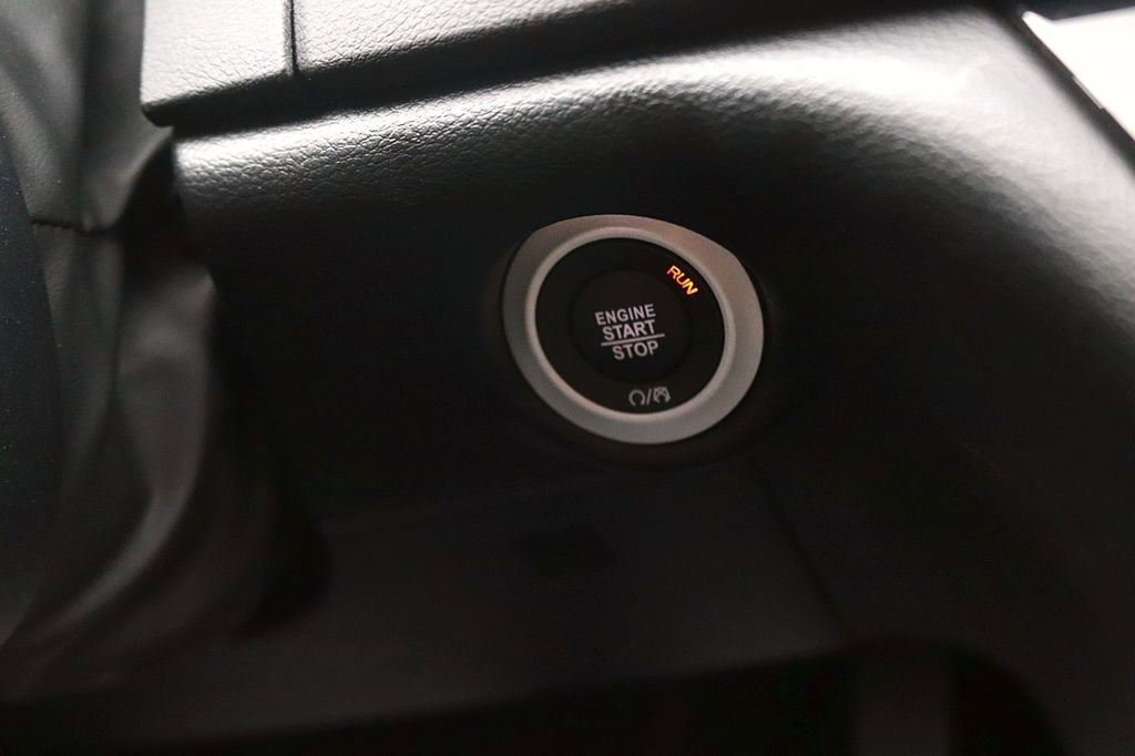 Used 2025 Chrysler Pacifica Select FWD image 22