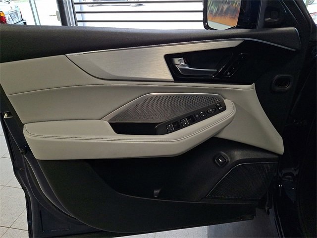 Used 2023 Acura MDX SH-AWD w/ Technology Package image 12