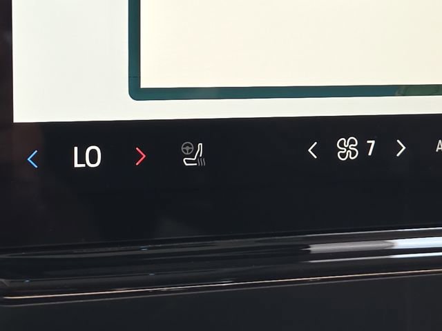 New 2025 Ford Expedition Active image 21