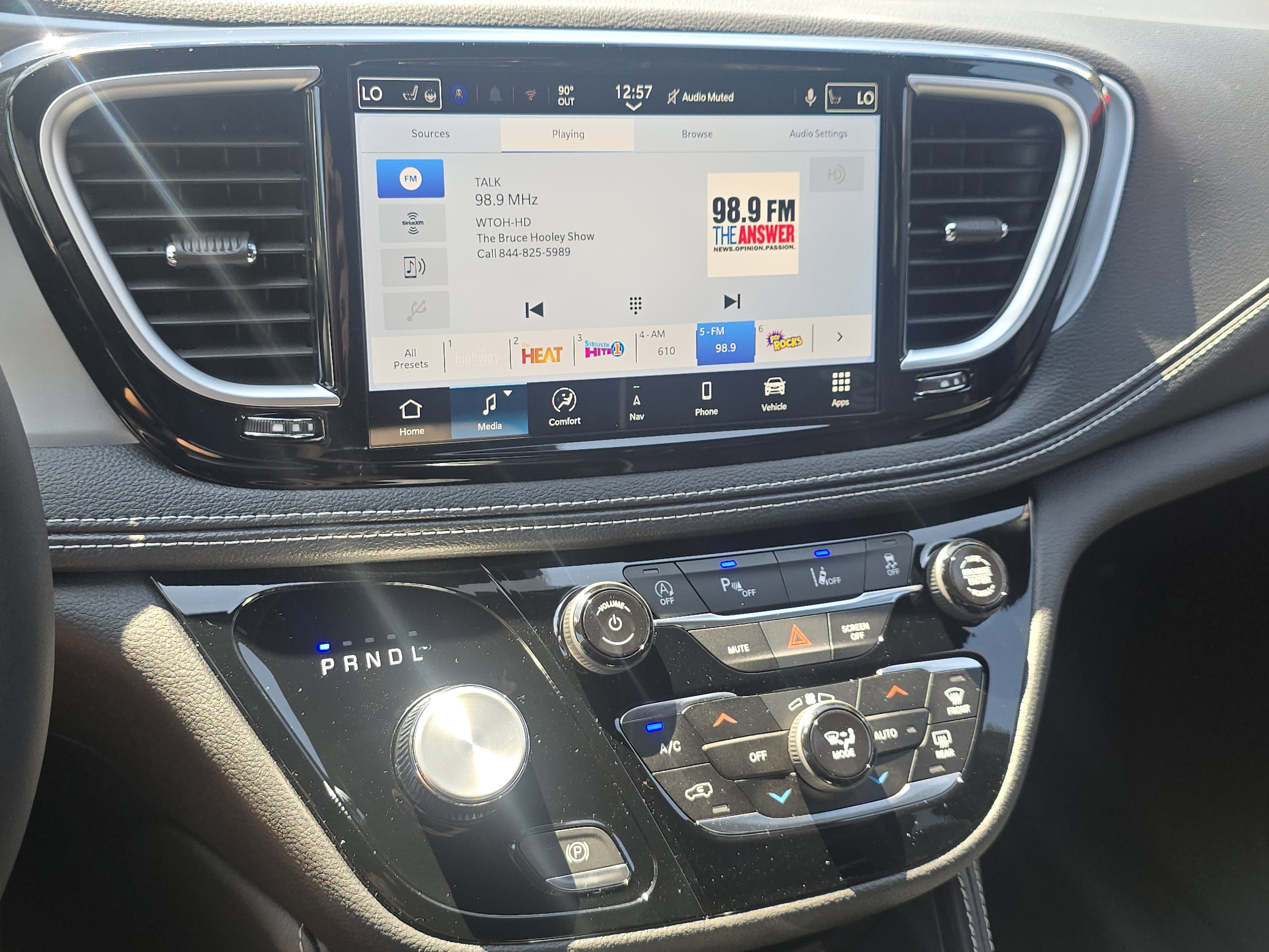 New 2026 Chrysler Pacifica Limited w/ S Appearance Package image 31