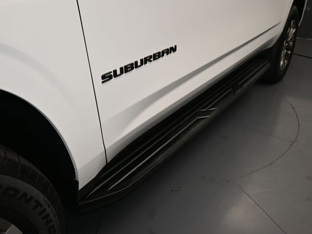 Used 2025 Chevrolet Suburban LT image 39