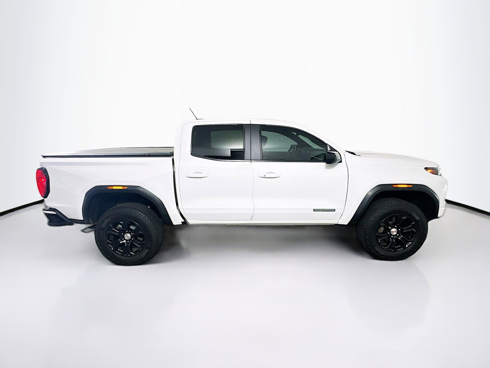 Used 2023 GMC Canyon Elevation image 10