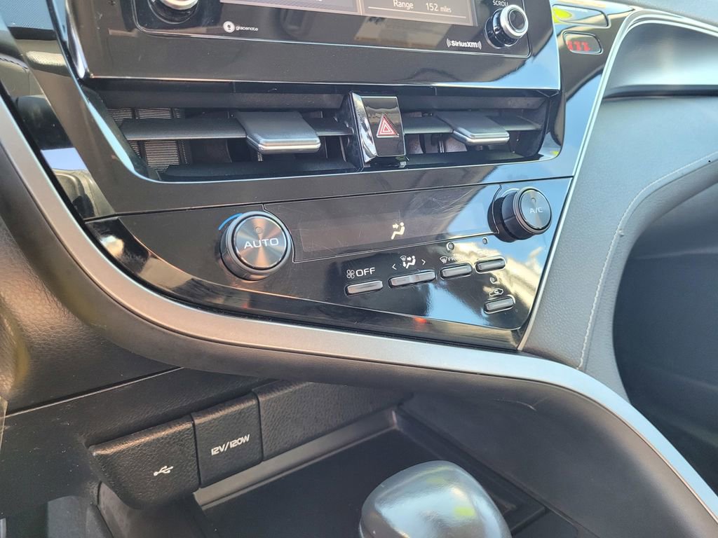 Used 2021 Toyota Camry SE image 16