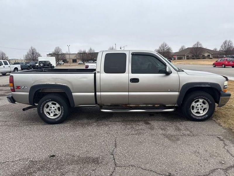 Used 2001 Chevrolet Silverado 1500 LS w/ Off-Road Chassis Pkg AWD/4WD image 4