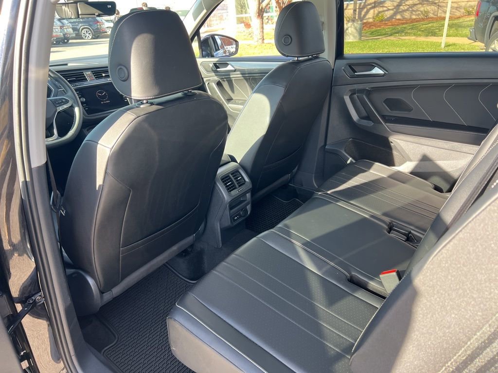 Used 2022 Volkswagen Tiguan SE image 24
