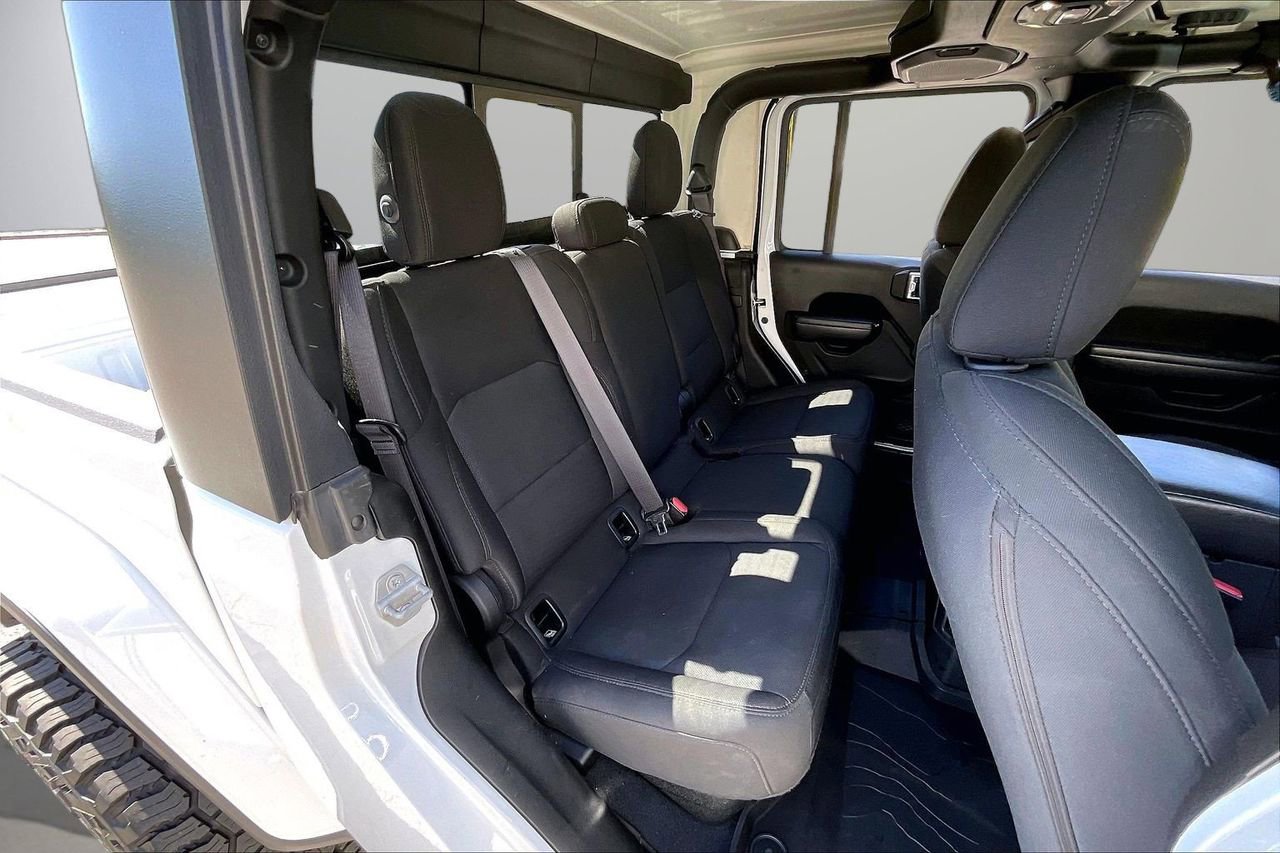 Certified 2022 Jeep Gladiator Sport image 24