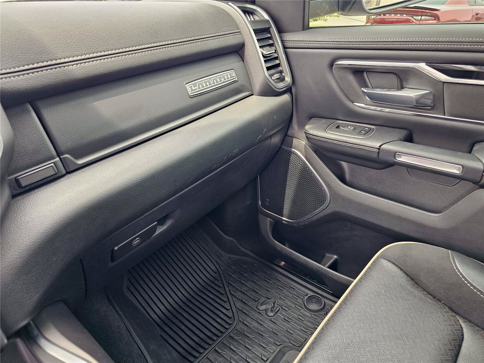 Used 2022 RAM 1500 Laramie w/ Sport Appearance Package AWD/4WD image 28