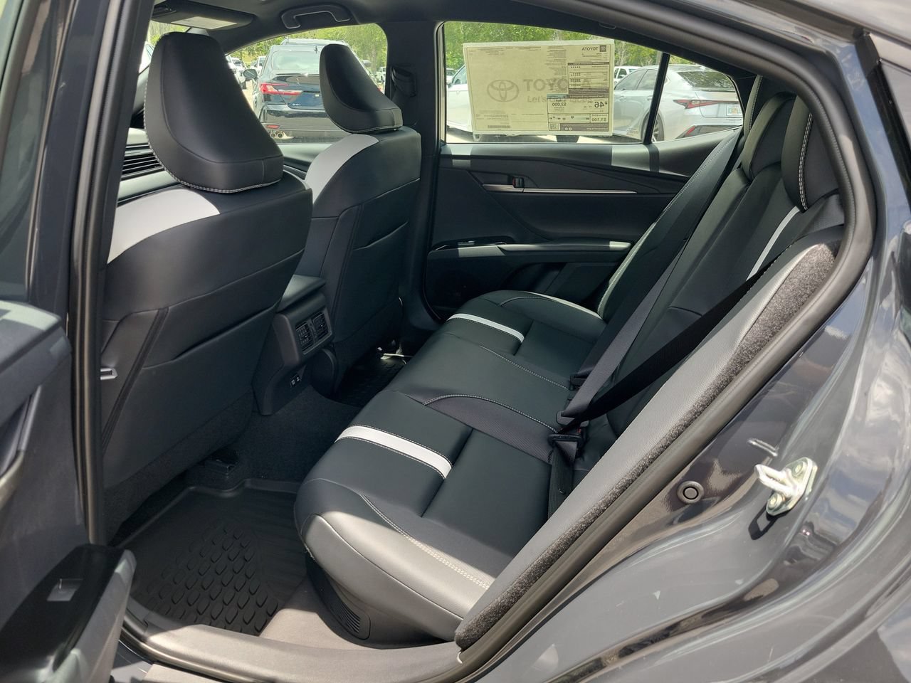 Used 2026 Toyota Camry SE FWD image 11
