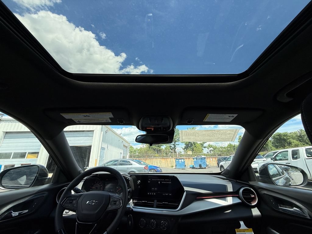 New 2026 Chevrolet Trax RS w/ Sunroof Package FWD image 22