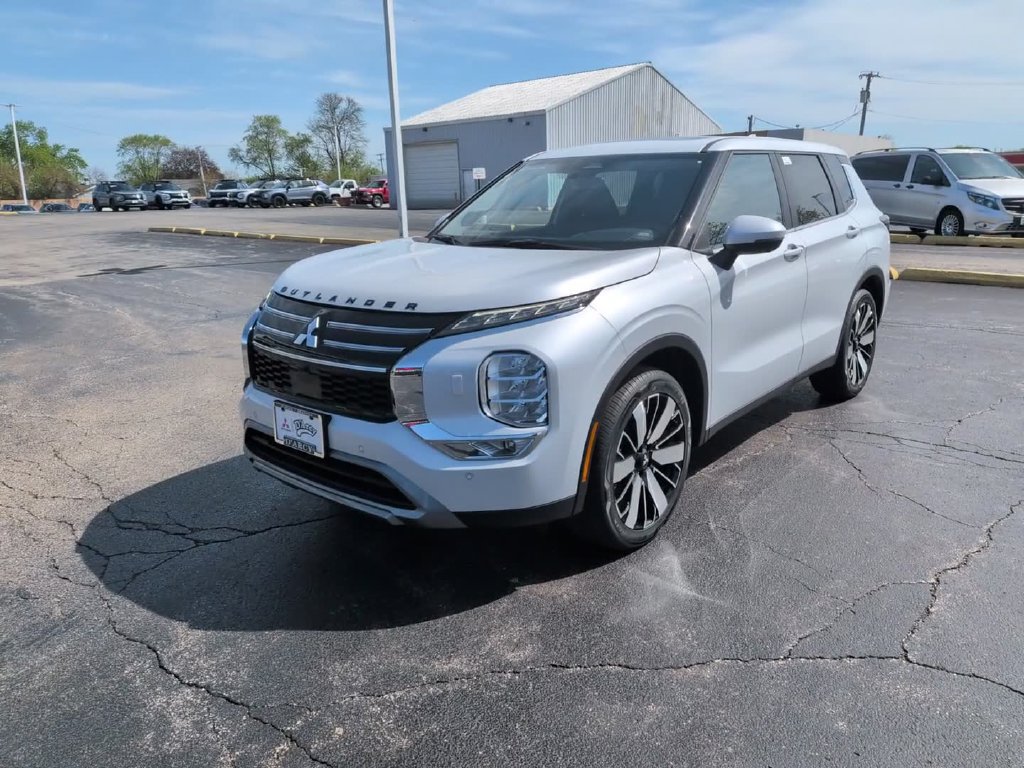 New 2026 Mitsubishi Outlander SE AWD/4WD image 2