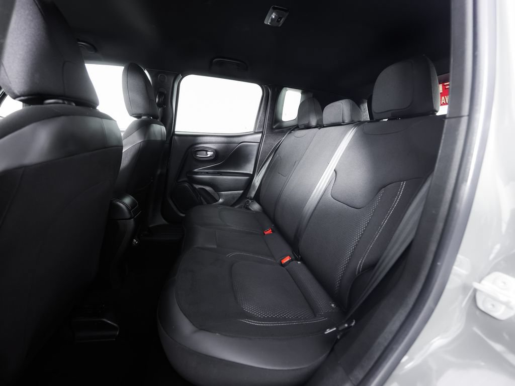 Used 2022 Jeep Renegade Altitude AWD/4WD image 17