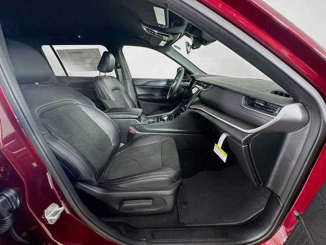 New 2025 Jeep Grand Cherokee L Laredo image 31