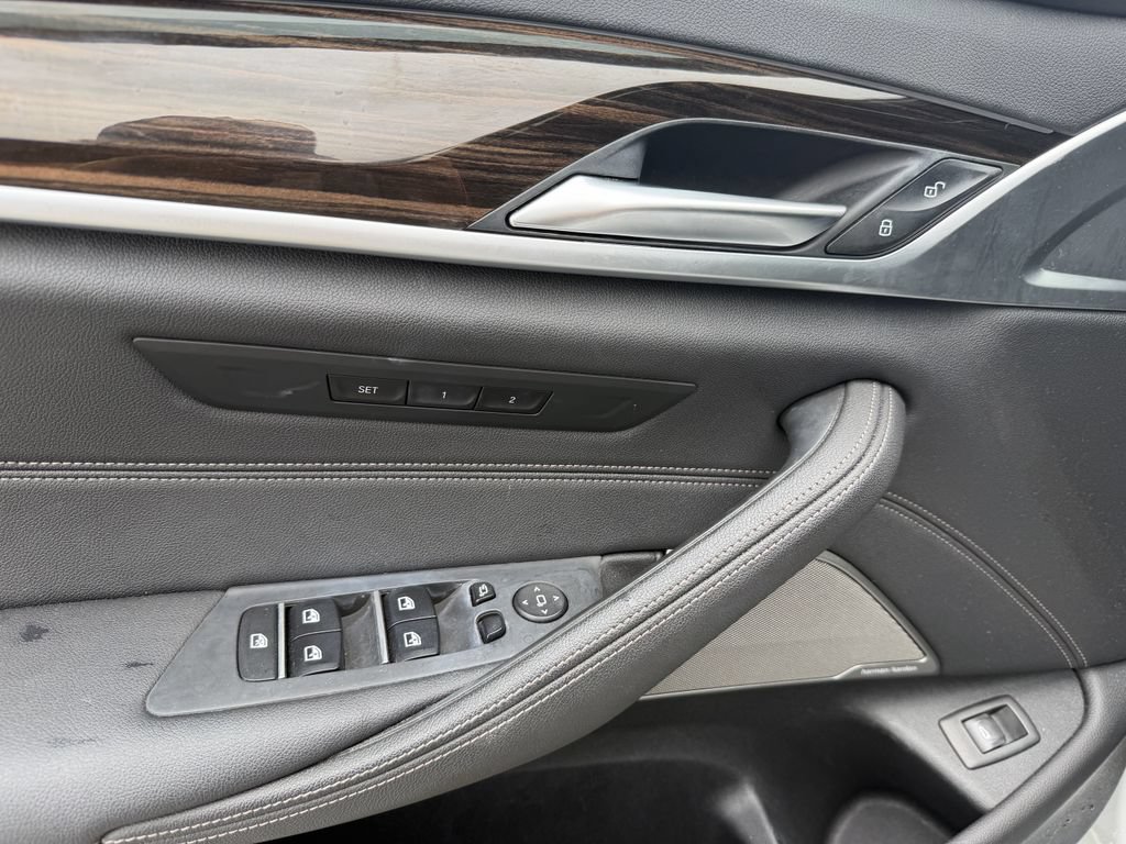 Used 2021 BMW 540i w/ Premium Package RWD image 8