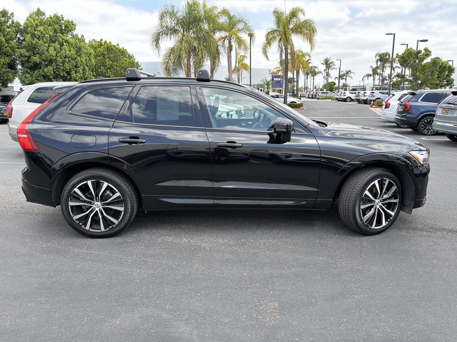 Certified 2023 Volvo XC60 B5 Plus AWD/4WD image 4