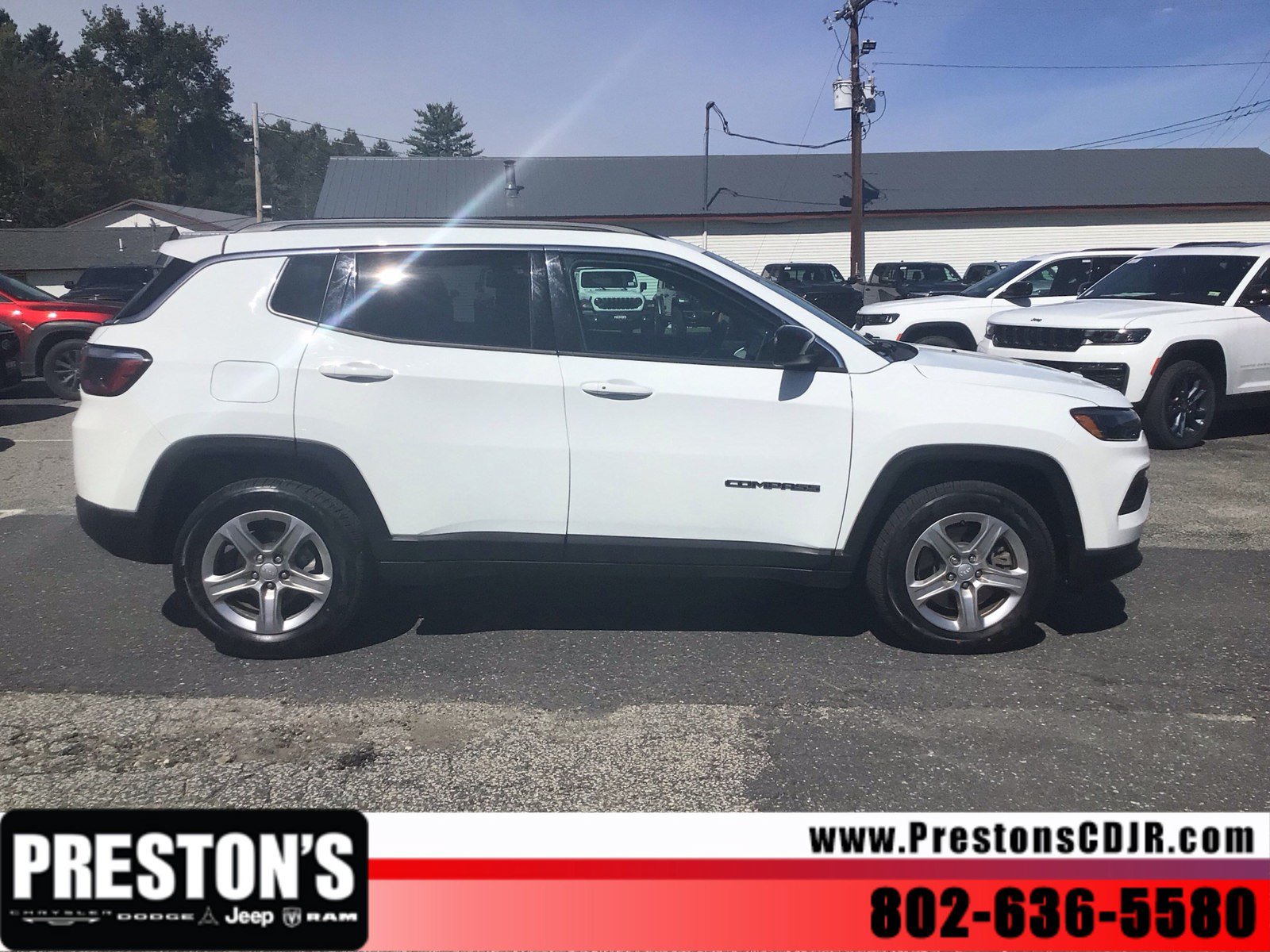 Used 2024 Jeep Compass Latitude AWD/4WD image 7