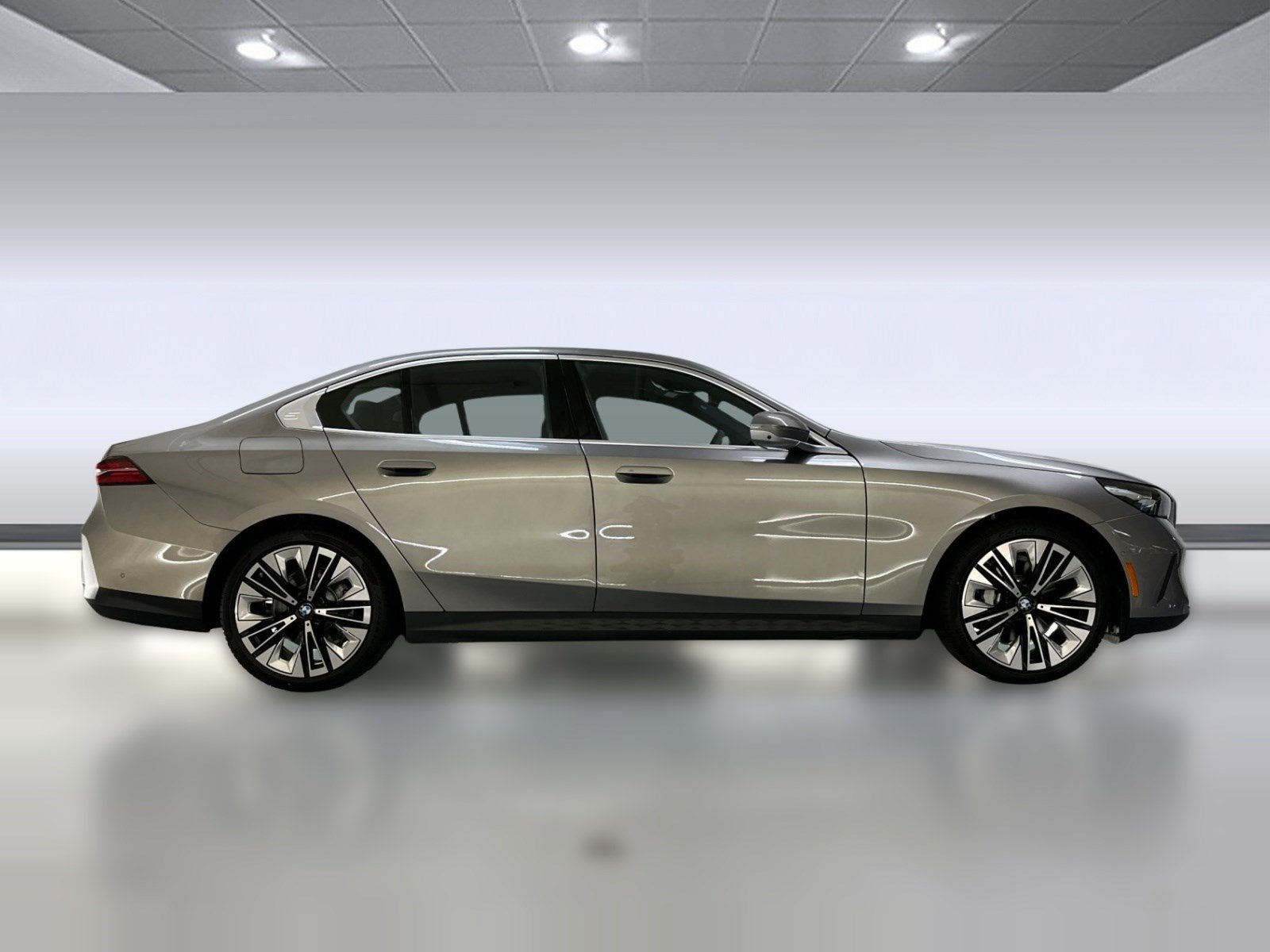 Used 2026 BMW 530i w/ Premium Package RWD image 7