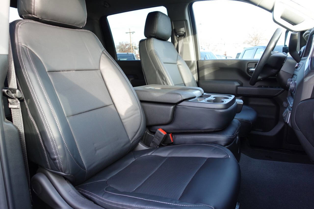 Used 2025 Chevrolet Silverado 2500 Custom w/ Custom Value Package image 31